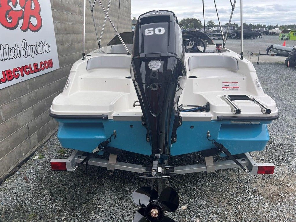 2024 Bayliner M17 alt