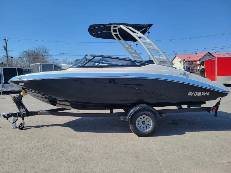 2025 Yamaha 195s alt