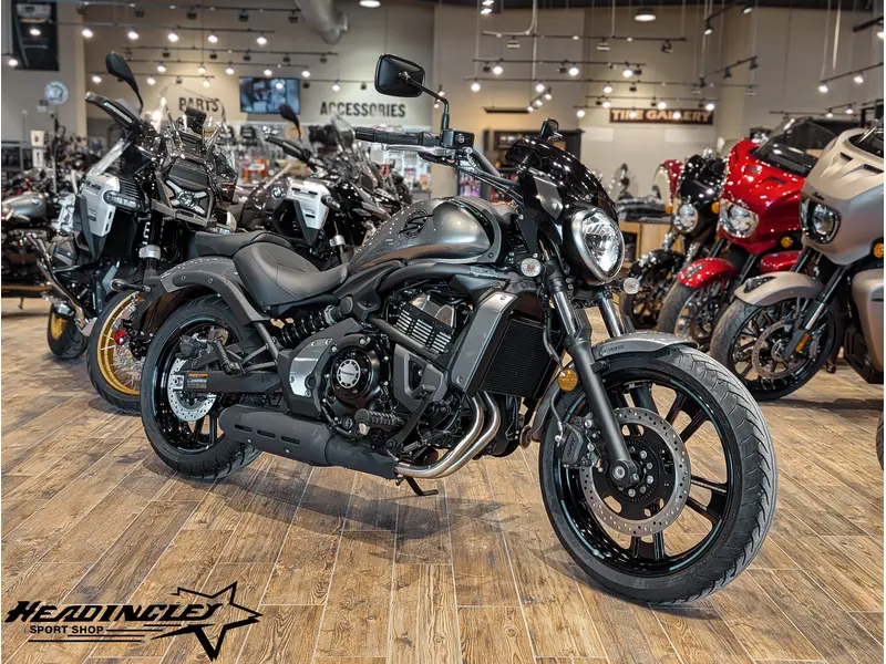 2025 Kawasaki Vulcan S Cafe // Metallic Moondust Gray/Metallic Spark Black w/ Passenger Setup