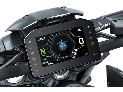 Kawasaki Z900 2025 alt