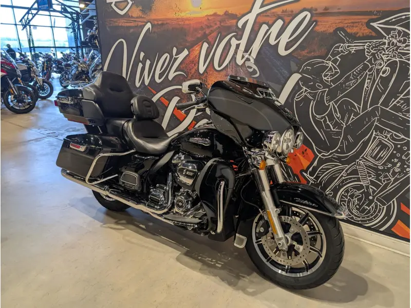 2018 Harley-Davidson FLHTCU
