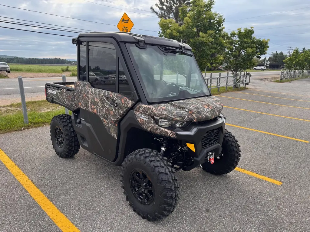 Can-Am DEFENDER LIMITEDD CAB HD10 2025