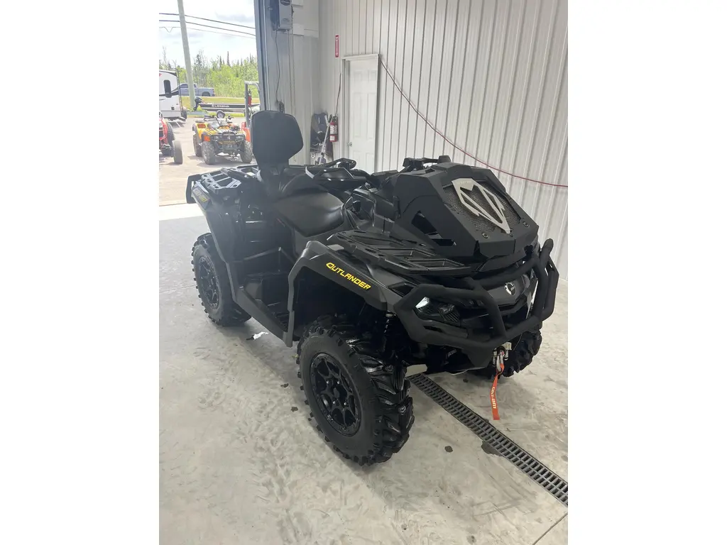 2023 Can-Am OUTLANDER 1000 MAX XTP