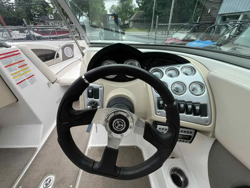 Campion ALLANTE 595 **MOTEUR MERCRUISER 350 MAG!!** 2007