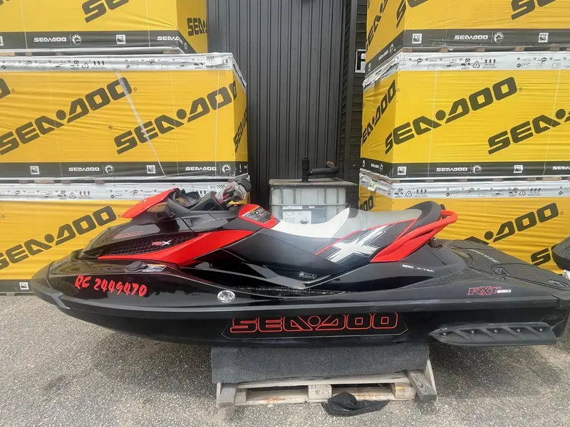 2010 Sea-Doo RXT-X 260 thumbnail 2