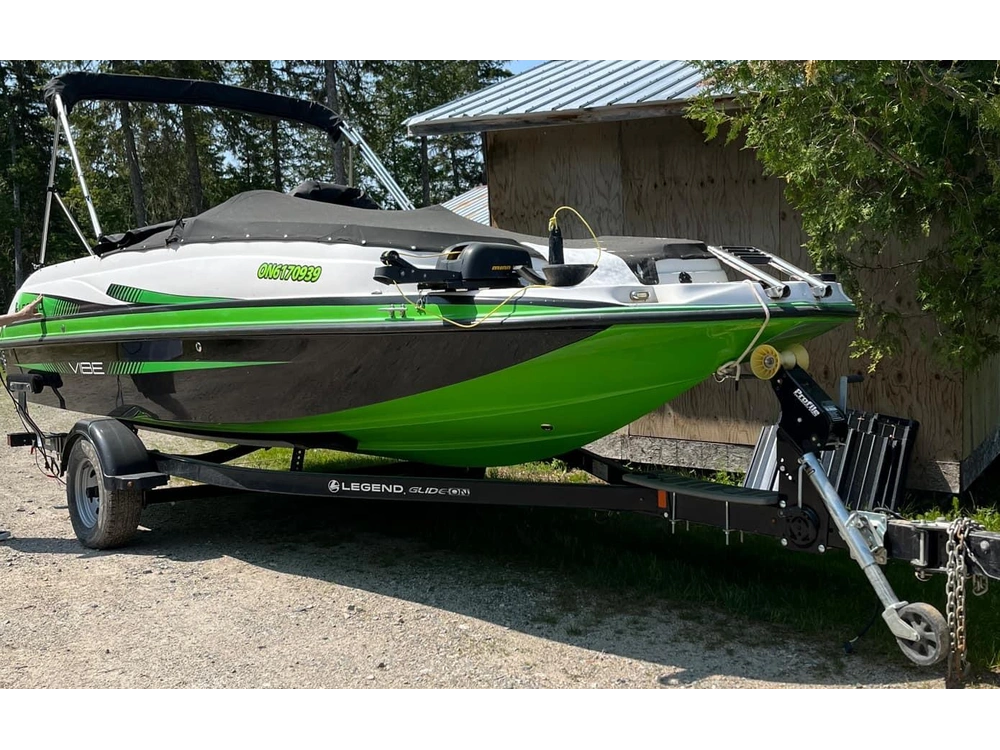 2018 Legend Boats Vibe D20 alt