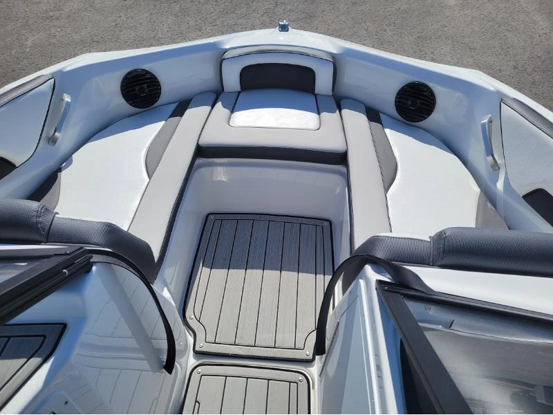 2025 Yamaha 195s alt