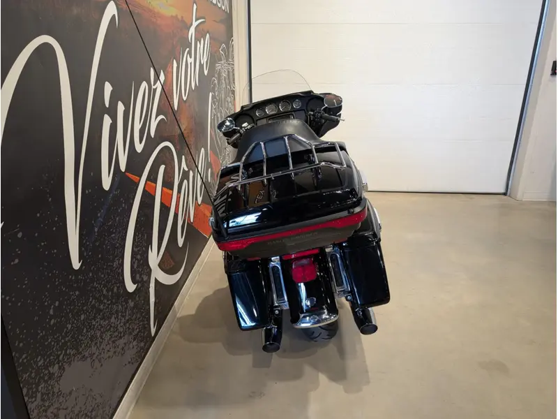 2018 Harley-Davidson FLHTCU