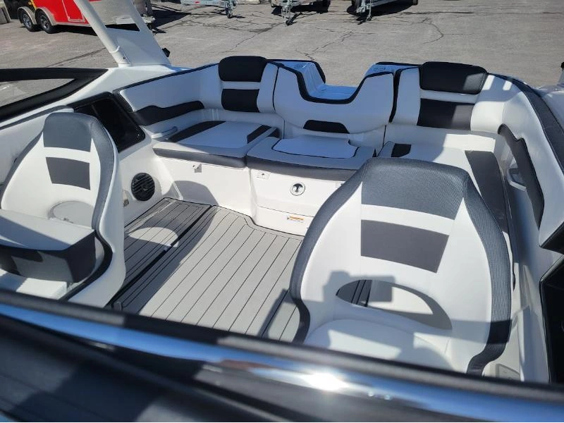 2025 Yamaha 195s alt