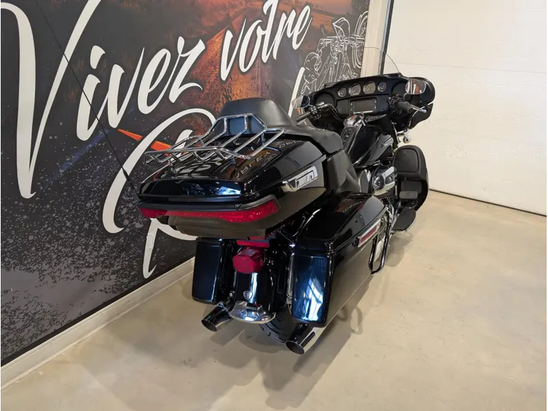 2018 Harley-Davidson FLHTCU