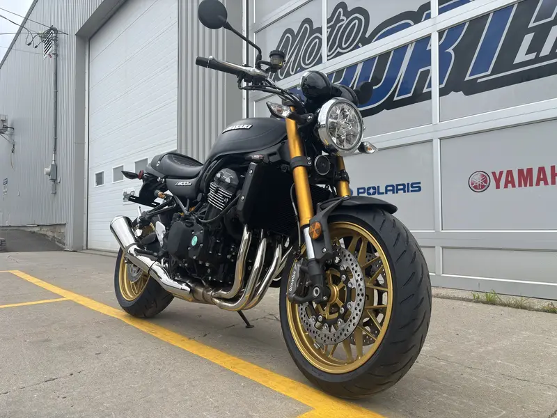 2025 Kawasaki Z900RS SE