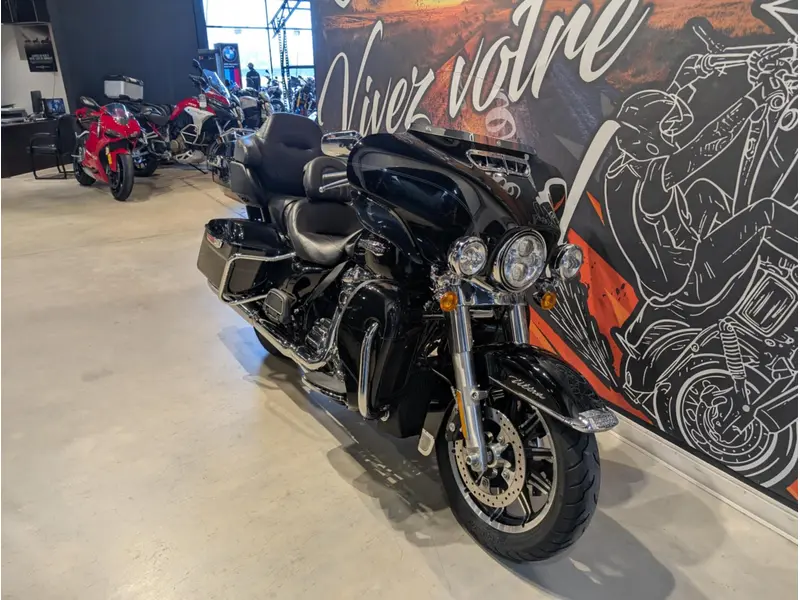 2018 Harley-Davidson FLHTCU