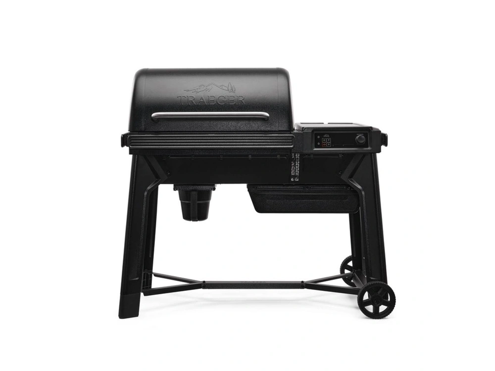 2025 Traeger Woodridge alt
