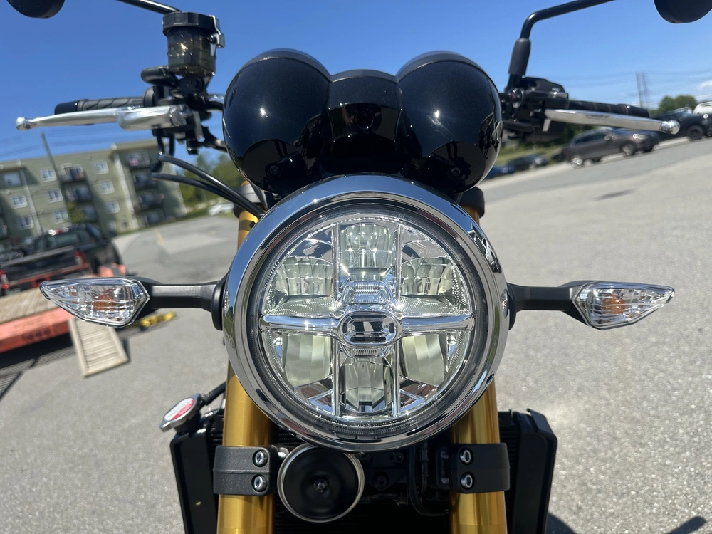 2025 Kawasaki Z900rs Se alt