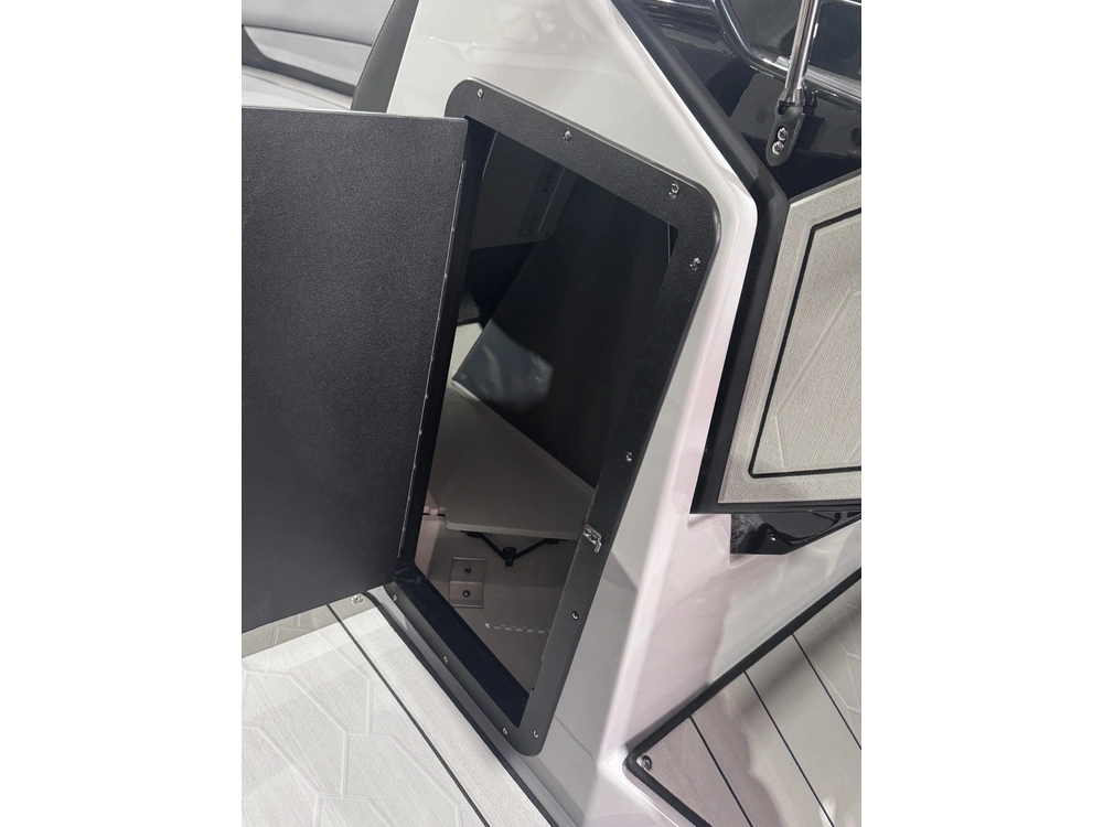 2025 Yamaha 255xd + $2,500 Water Package! 3.99% Financing & No Luxury Tax alt