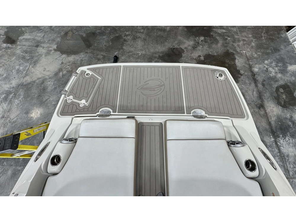 Crownline E30 2018 alt