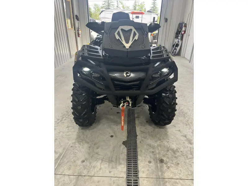 2023 Can-Am OUTLANDER 1000 MAX XTP