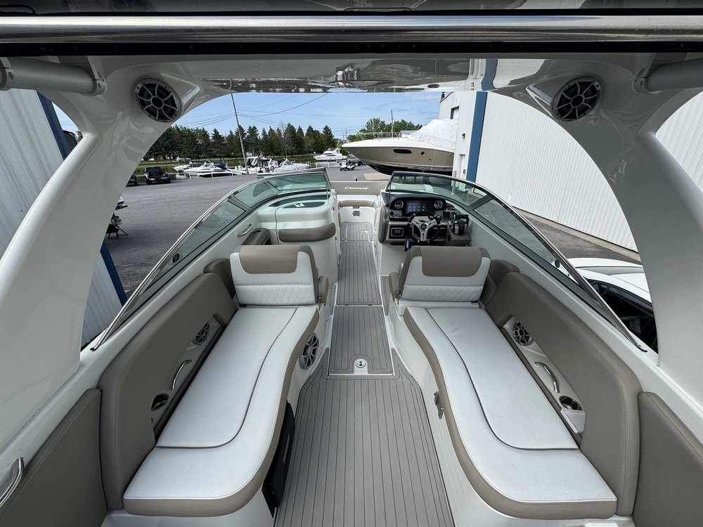 Crownline E30 2018 alt