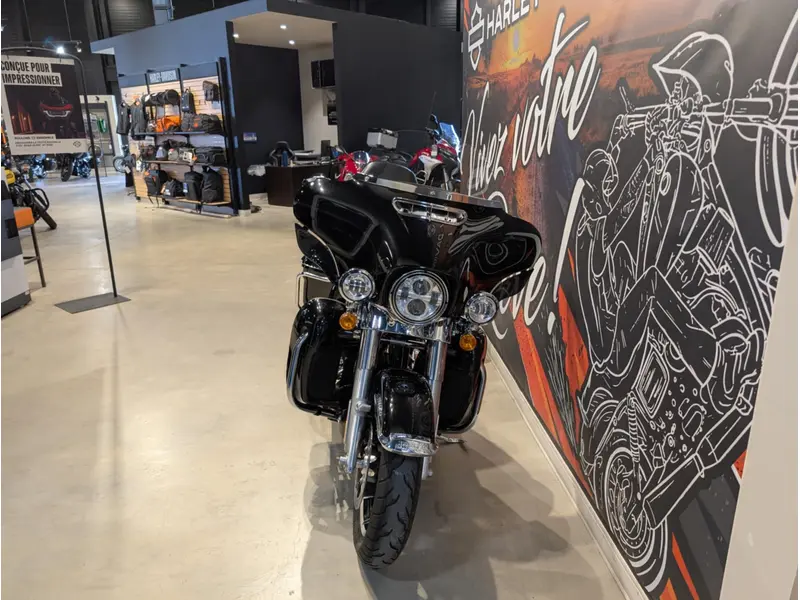 2018 Harley-Davidson FLHTCU