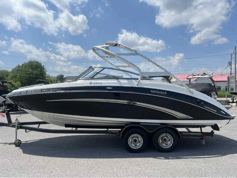 Yamaha 242 Ltd S 2010 alt