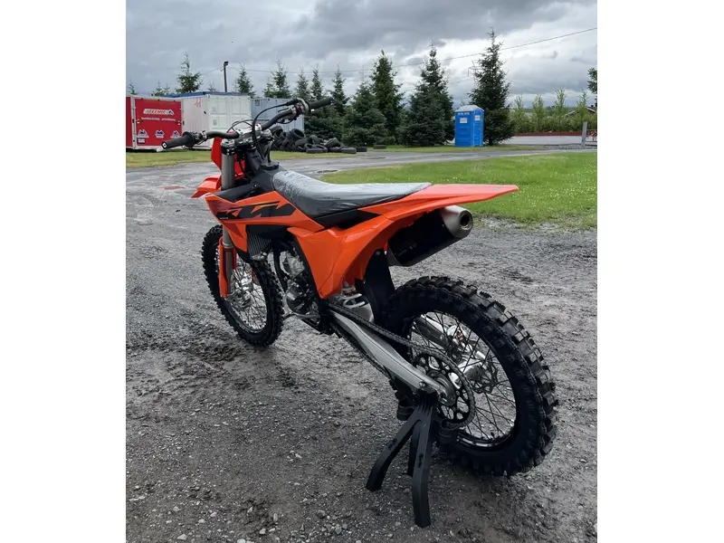2025 KTM 250 SX-F thumbnail 4