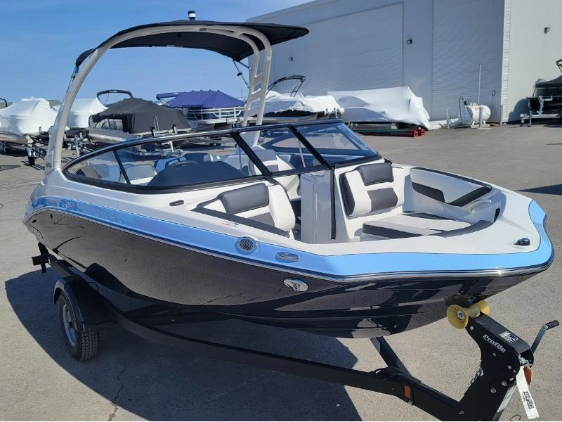 2025 Yamaha 195s alt