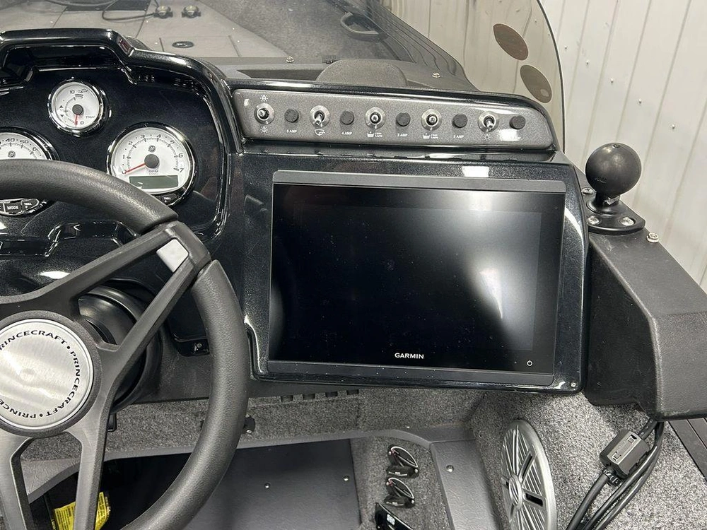 2023 Princecraft Xpedition 200 Dc Black alt