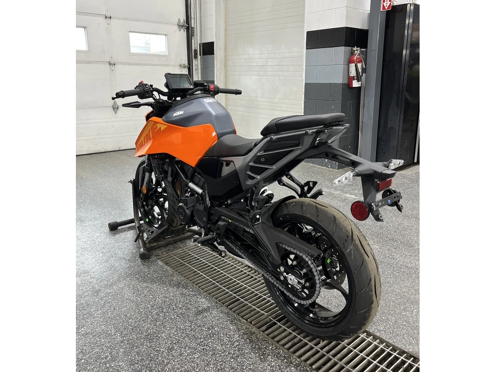 2024 Ktm 250 Duke alt