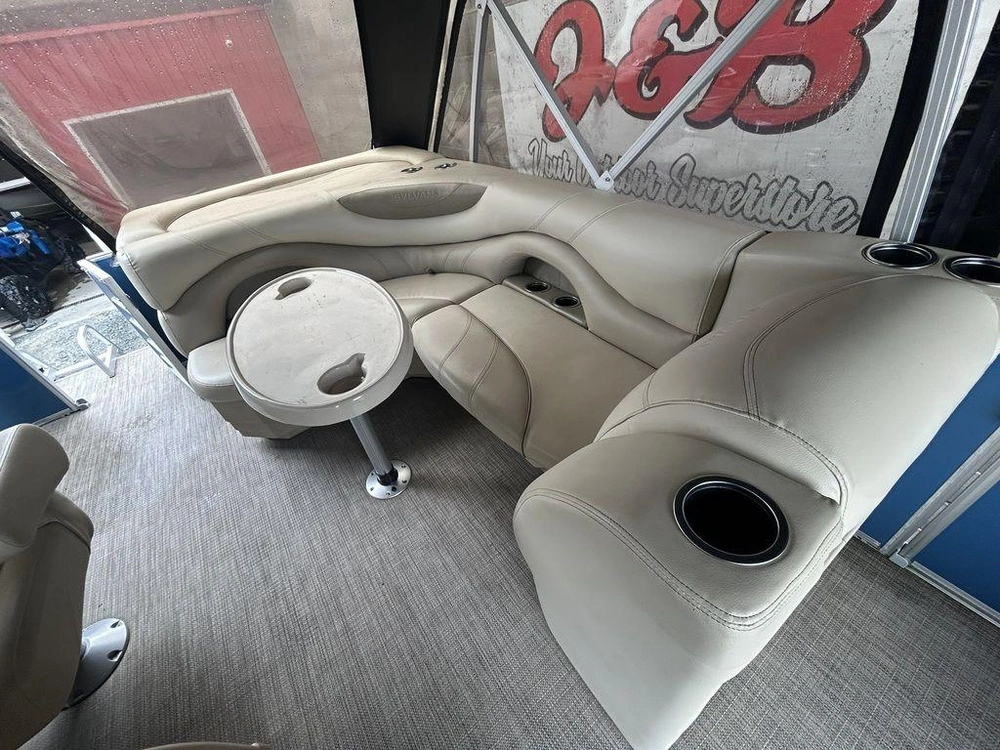 2018 Sylvan 8520 Cruise alt