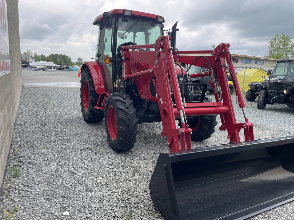 2025 Tym T654psc alt