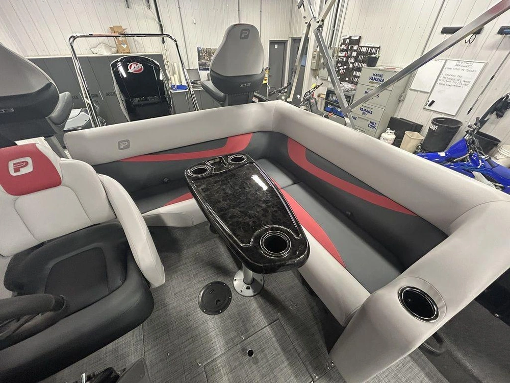 2025 Princecraft Ventura 194 alt