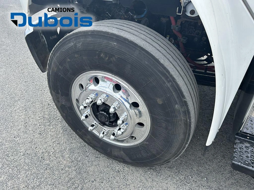 2019 Freightliner M2-106 alt
