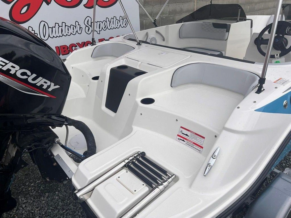 2024 Bayliner M17 alt