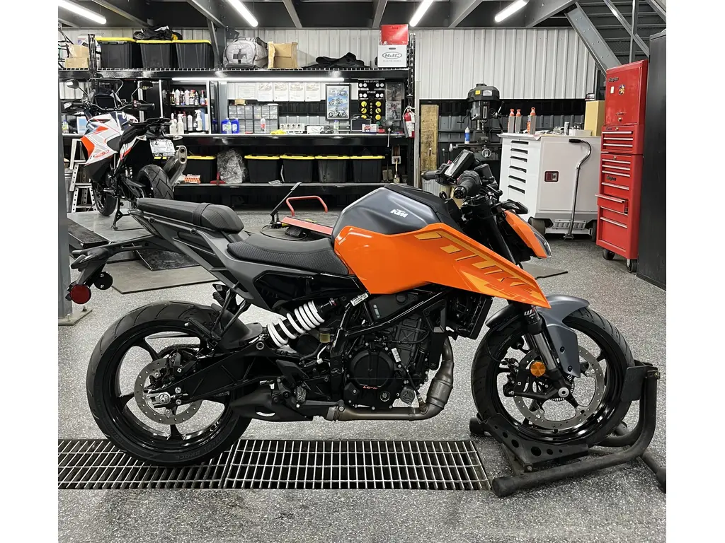 2024 KTM 250 DUKE 
