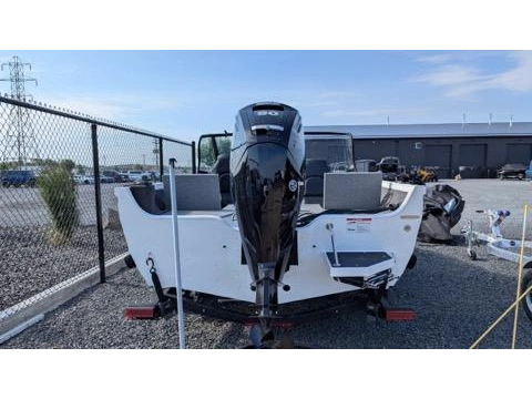 2025 Crestliner 1650 Hawk Wt Jumpseat - Bright White alt