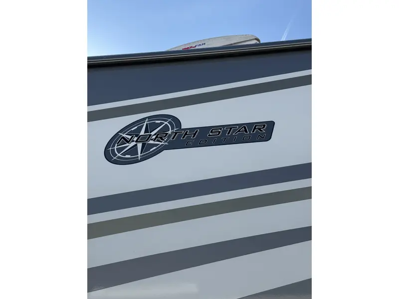 2009 Fleetwood ICON 24D thumbnail 9