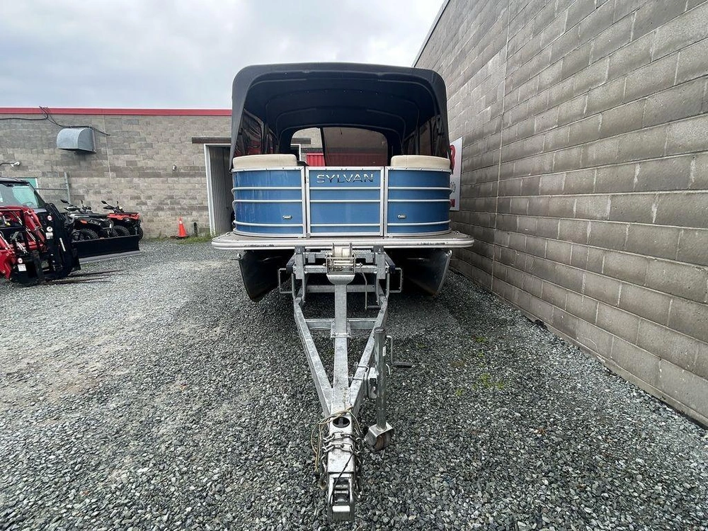 2018 Sylvan 8520 Cruise alt