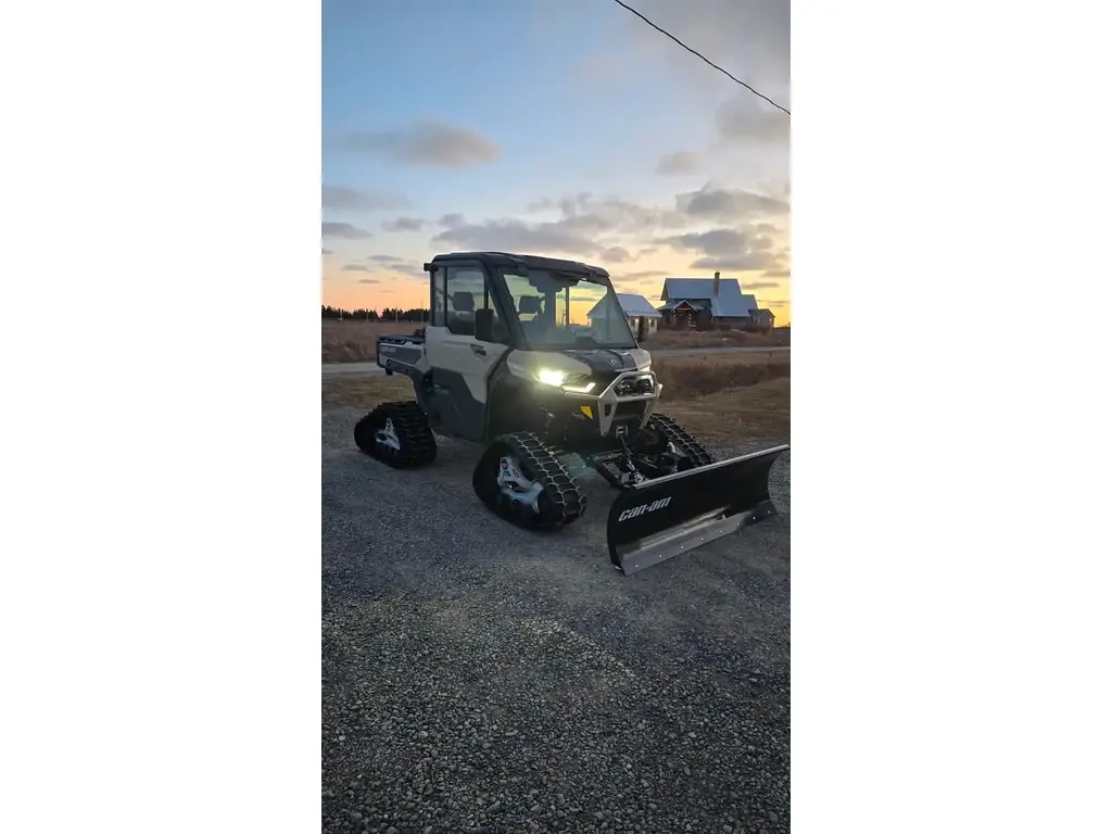2023 Can-Am DEFENDER HD10 LIMITED