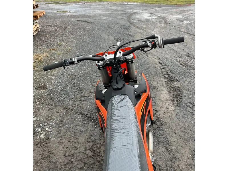2025 KTM 250 SX-F thumbnail 8