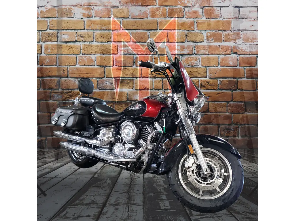 Yamaha VSTAR 1100 2005 - SAVE $2800 RABAIS
