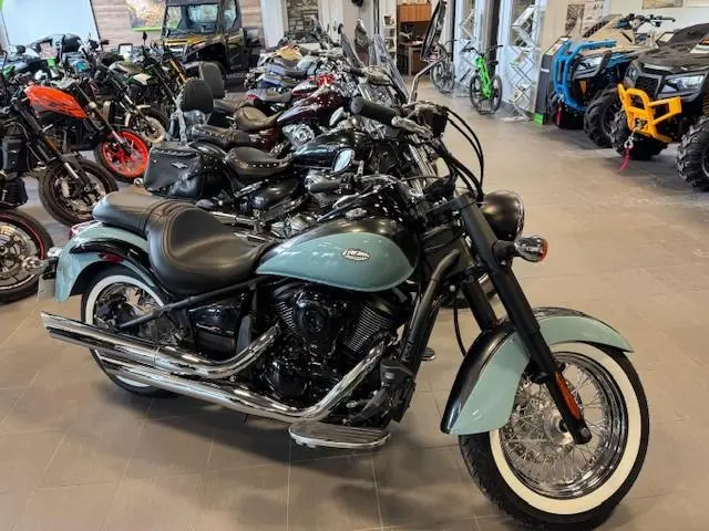 2025 Kawasaki VULCAN 900 CLASSIC