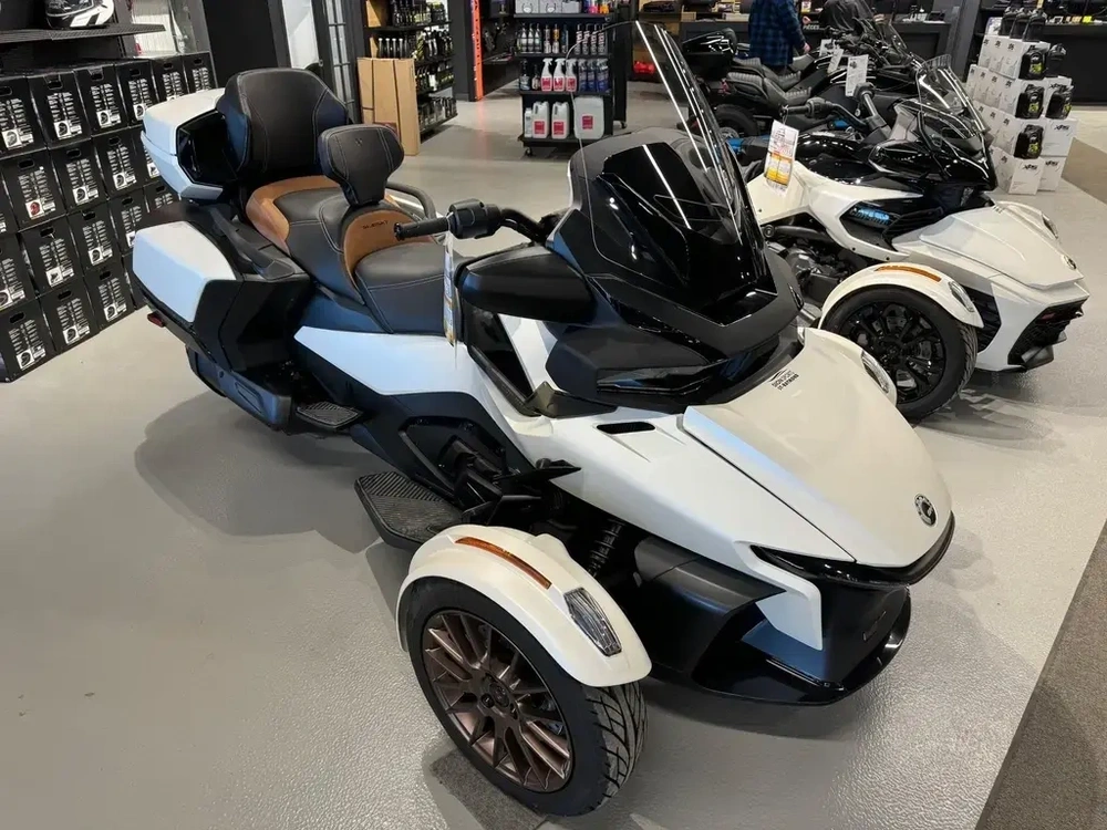 Can-am Spyder Rt Sea-to-sky 2024 alt