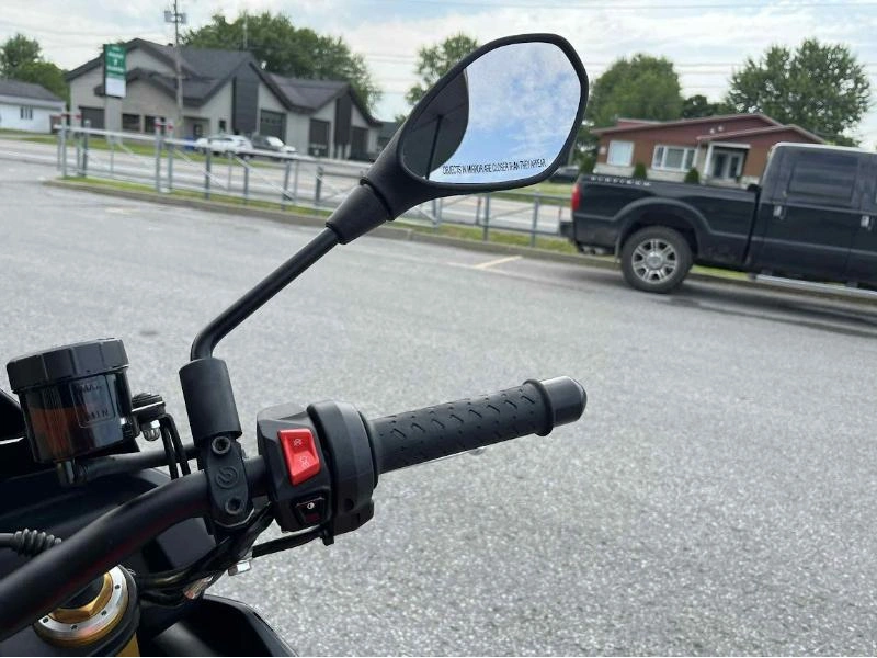 2022 Aprilia Tuono V4 alt