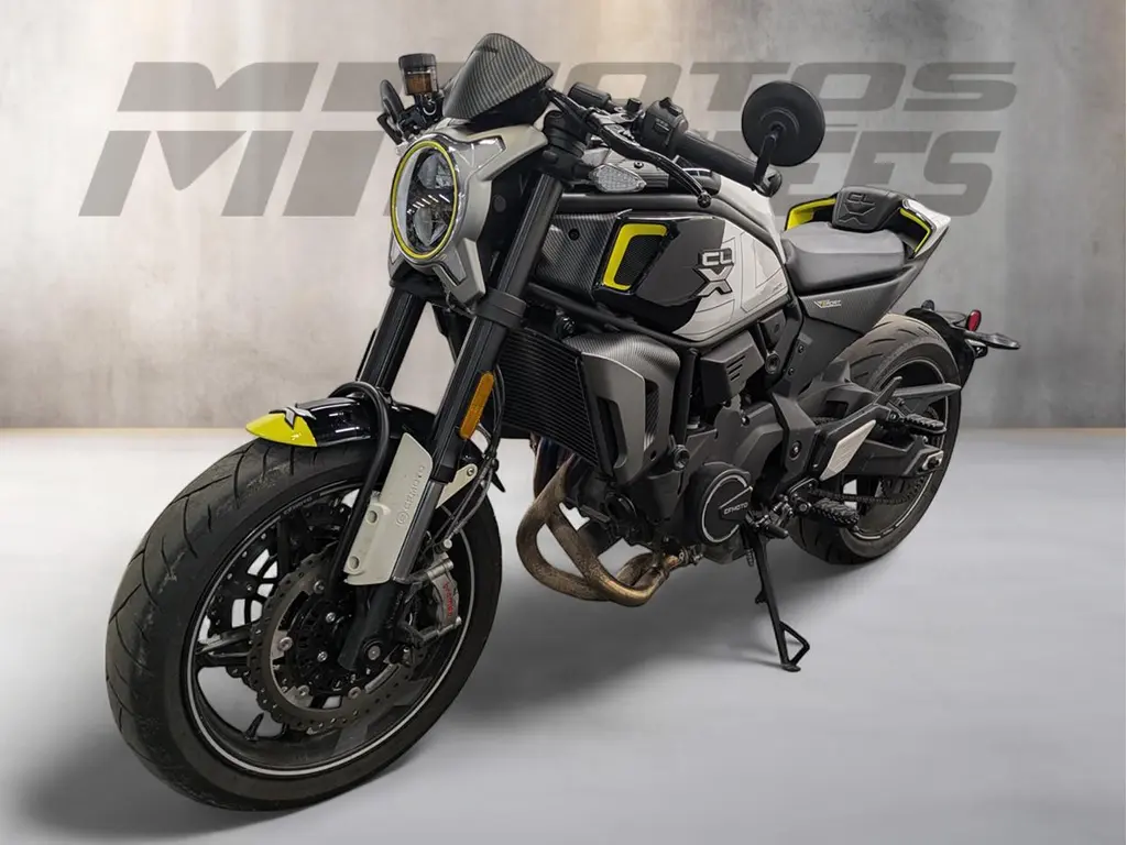 2023 CFMOTO 700CL-X SPORT