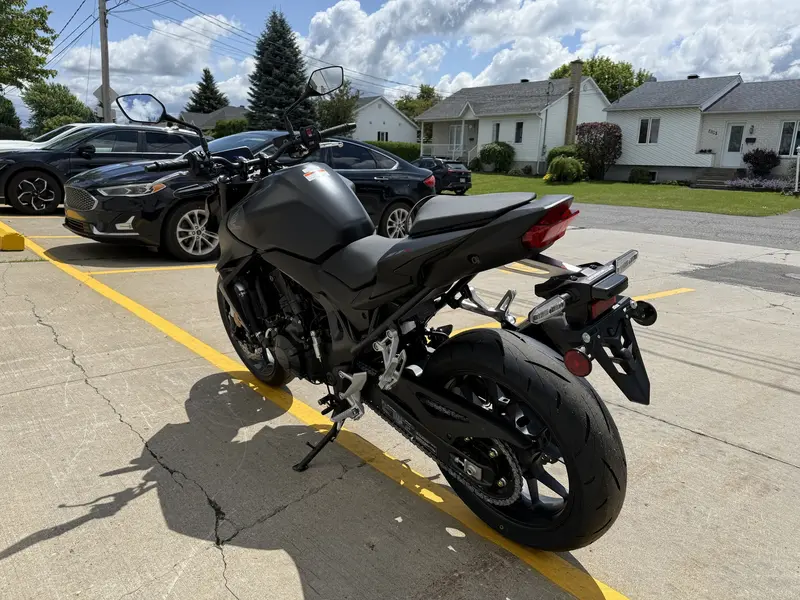 2025 Honda CB750 ABS thumbnail 9