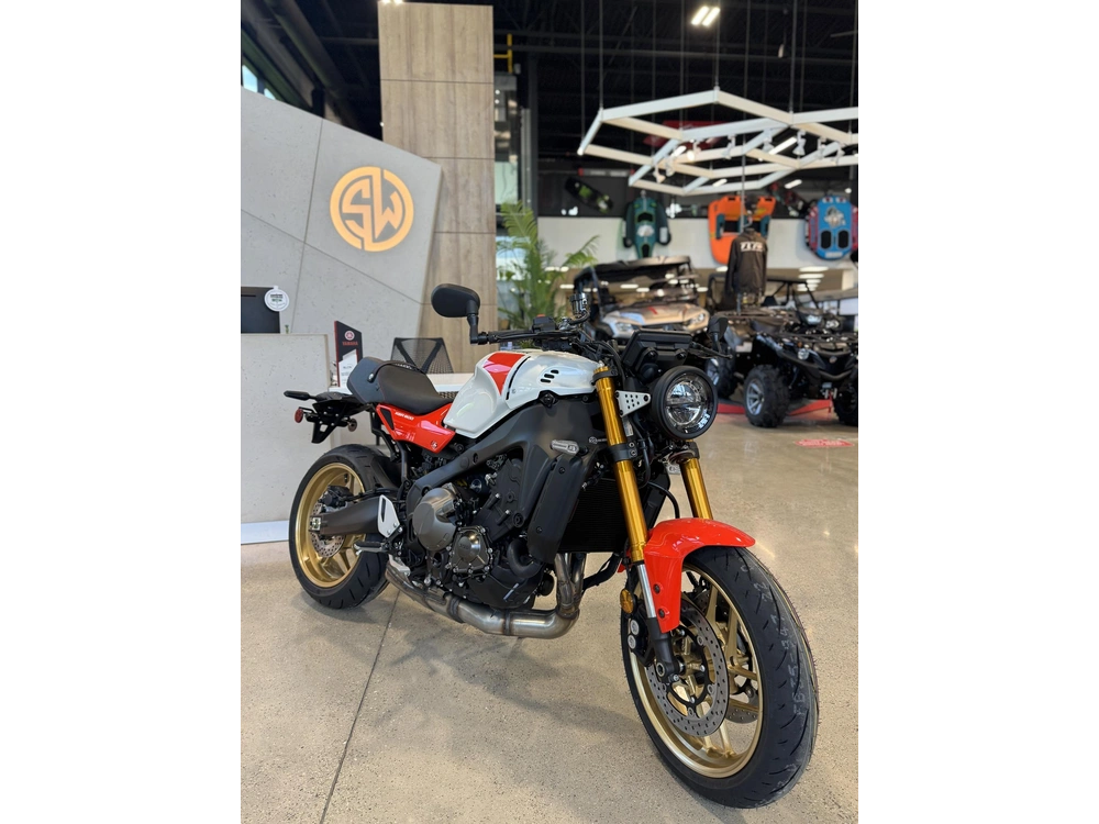 2025 Yamaha Xsr900 alt
