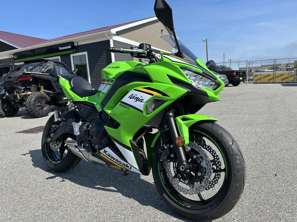 2025 Kawasaki Ninja 650 Krt alt