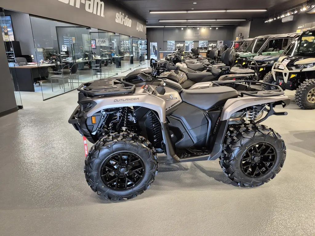 Can-Am OUTLANDER XT 700  2025
