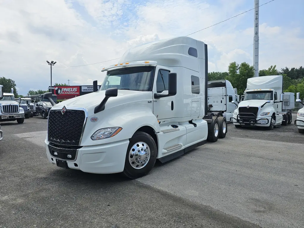 International 2025LT625