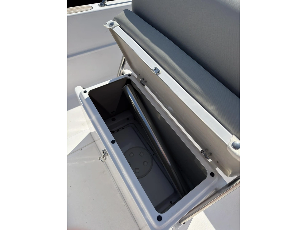 2023 Capelli Freedom 16 alt